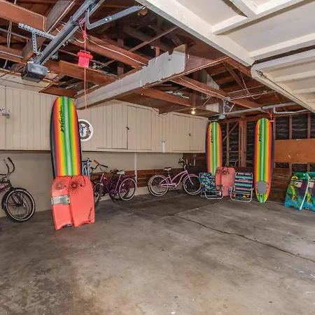 Oceanfront Triplex On Boardwalk With Ocean Views And Patio Villa